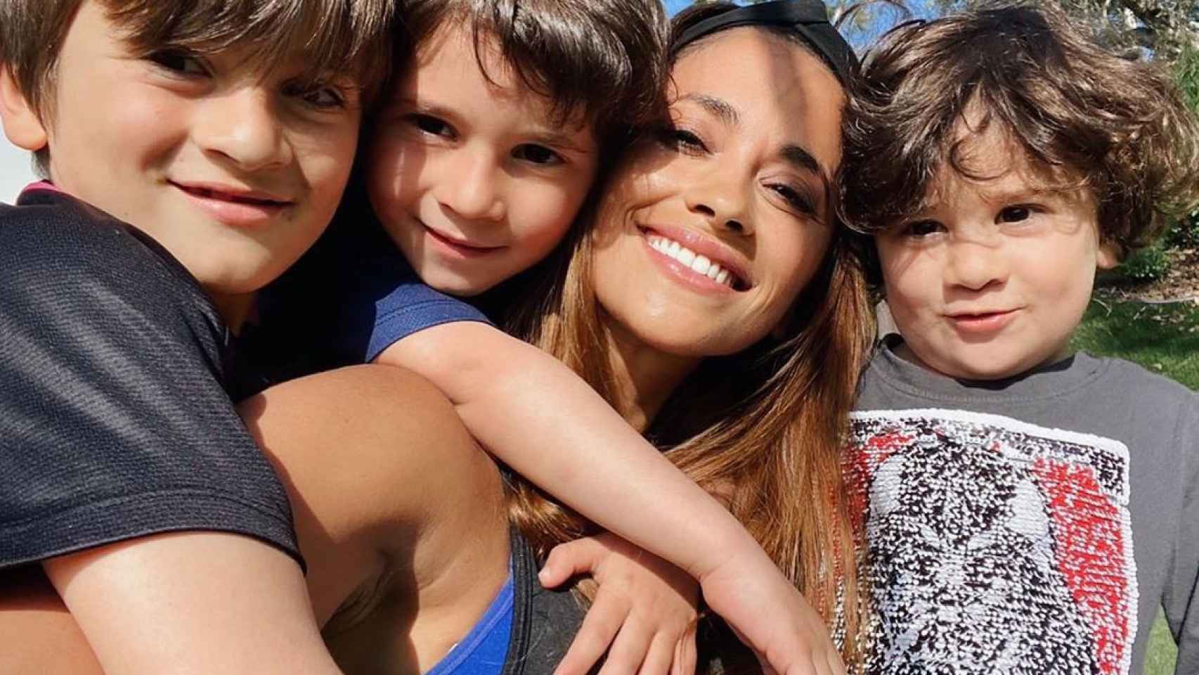 Antonella Roccuzzo con sus hijos