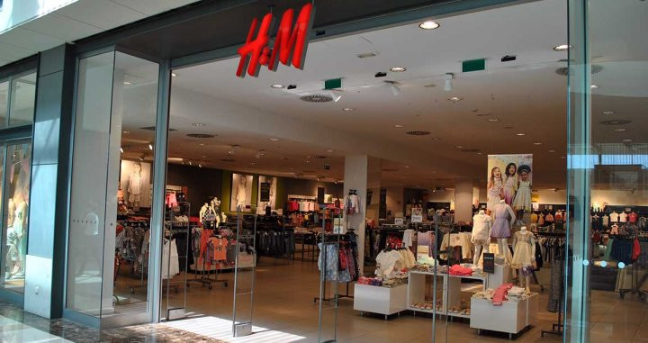 Entrada a una tienda de H&M / H&M