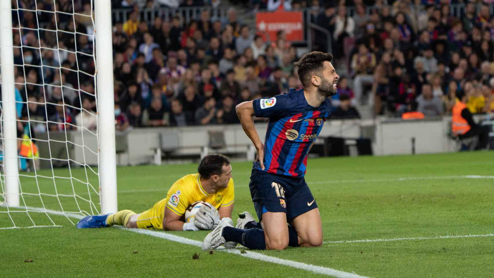 Jordi Alba, durante el partido entre el Barça y el Almeria - LUIS MIGUEL AÑÓN