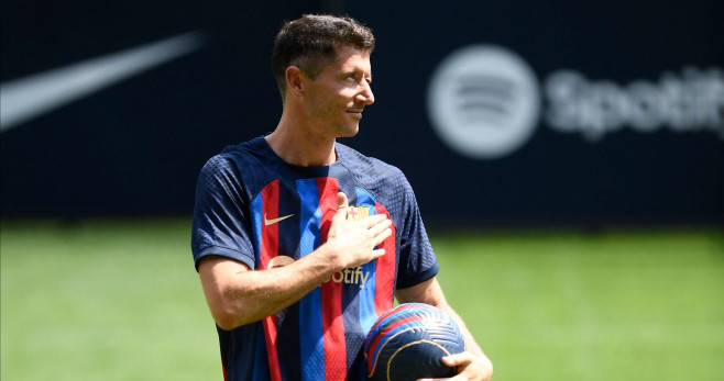 Robert Lewandowski se presenta en el Camp Nou / REDES