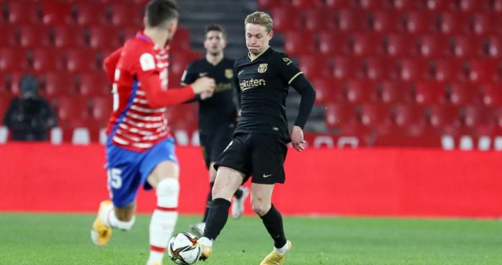 Frenkie De Jong en una acción ante el Granada en la Copa del Rey / FCB