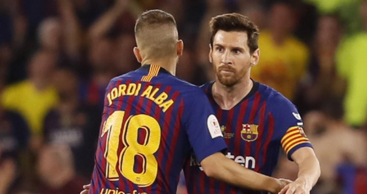 Jordi Alba y Leo Messi durante la final / EFE