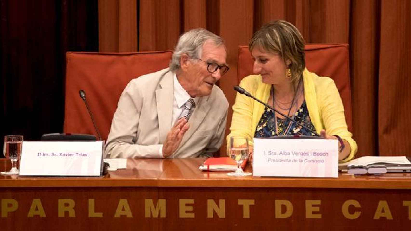 Xavier Trias, exalcalde de Barcelona y líder del Grup Demòcrata en el ayuntamiento de la ciudad, junto a Alba Vergès, diputada de ERC que preside la comisión de investigación de la 'operación Cataluña' / EFE