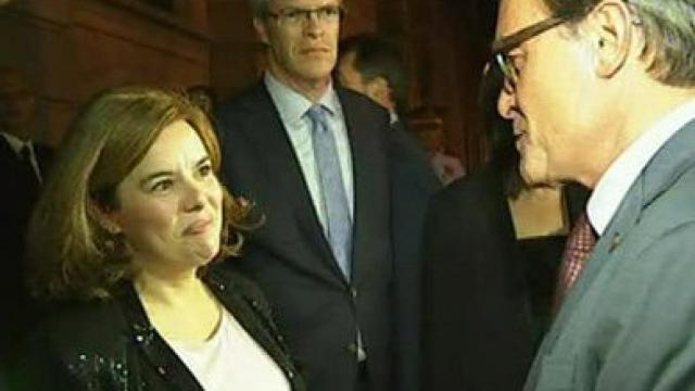 La vicepresidenta del Gobierno, Soraya Sáenz de Santamaría, y el presidente de la Generalidad, Artur Mas, en una imagen de archivo
