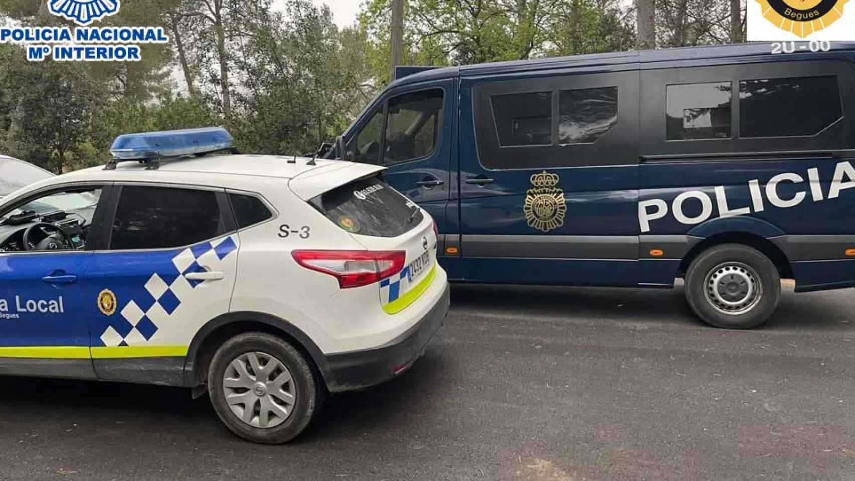 La Policía Nacional y la Policía Local de Begues detienen a tres personas y desmantelan un cultivo de marihuana en Begues / POLICIA NACIONAL