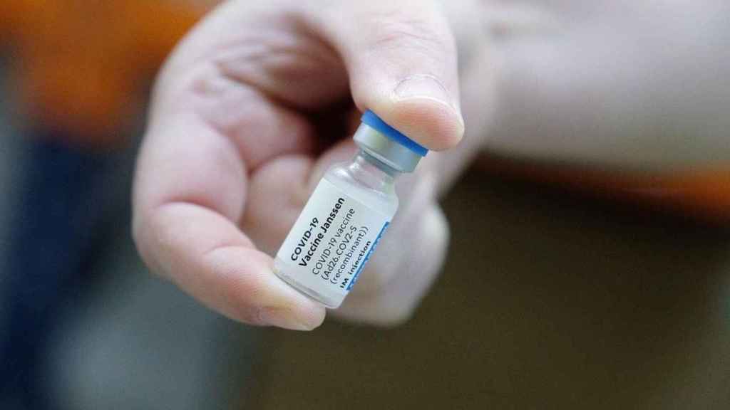 Un bote de una dosis de la vacuna de Janssen contra el coronavirus / GENERALITAT