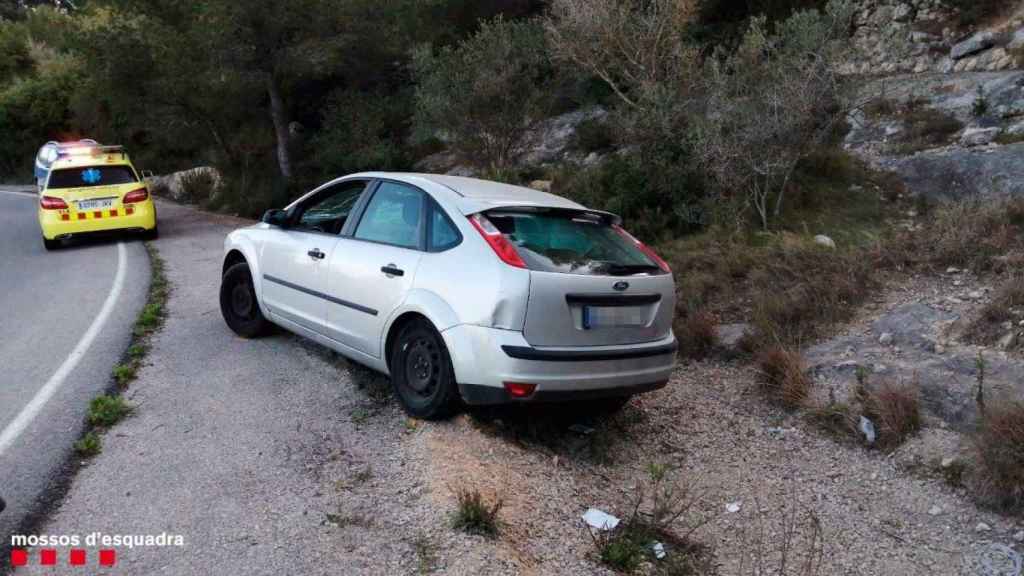 Imagen del vehículo que impactó contra las dos mujeres en Bellvei /  MOSSOS D'ESQUADRA