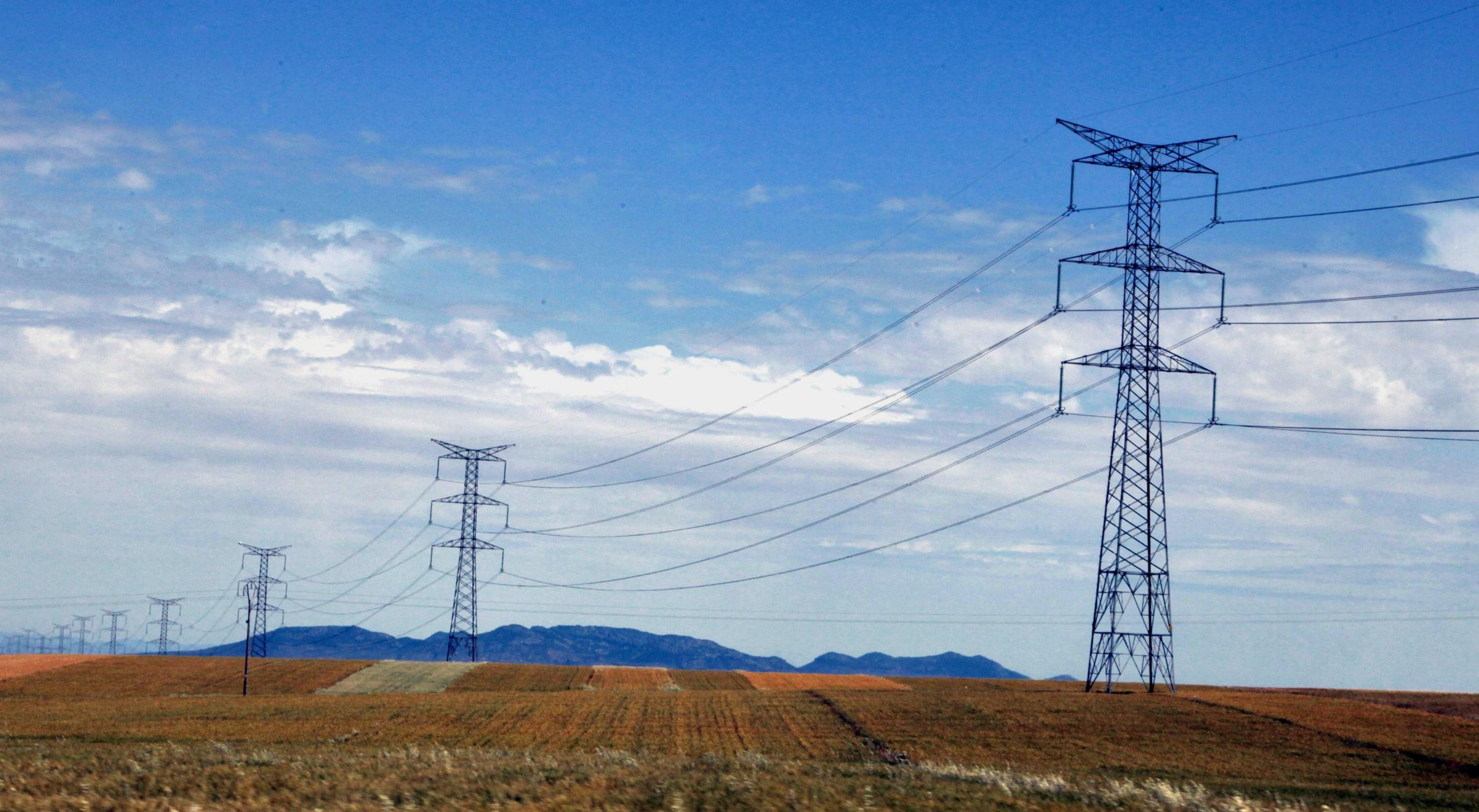 El mercado apunta a una notable subida del precio de la electricidad / EP