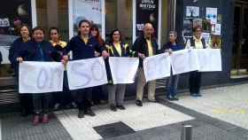 La hora del bocadillo está tan arraigada como tiempo libre para los trabajadores que en algunos casos, como el de la imagen tomada en San Sebastián en 2015, se aprovecha para manifestarse