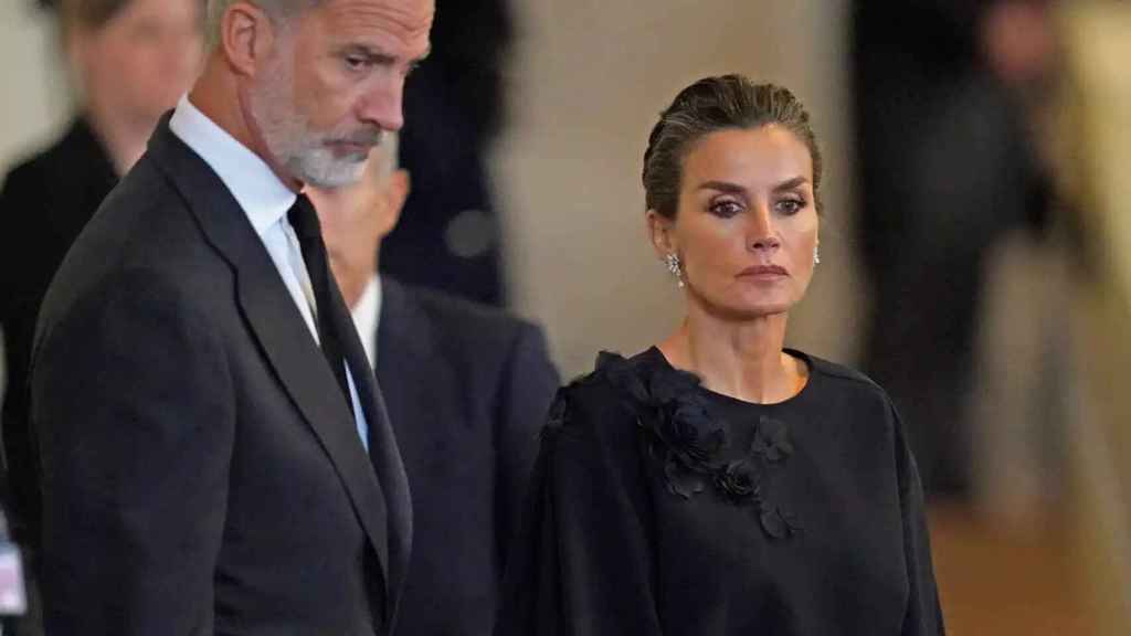 El rey Felipe VI y la reina Letizia en el Palacio de Buckingham para velar a la reina Isabel II / EFE