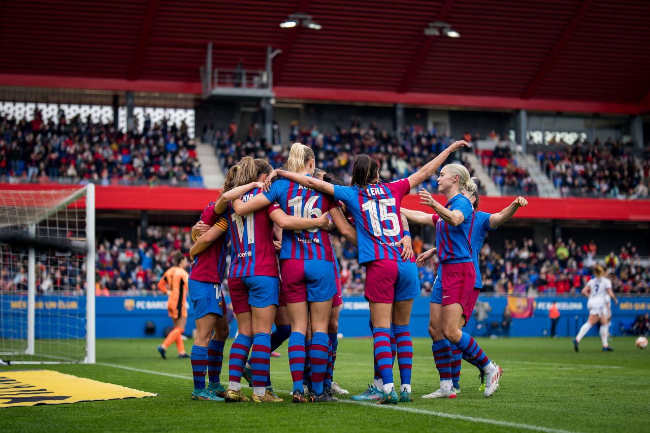 El FC Barcelona Femenino, celebrando uno de los goles contra el Real Madrid