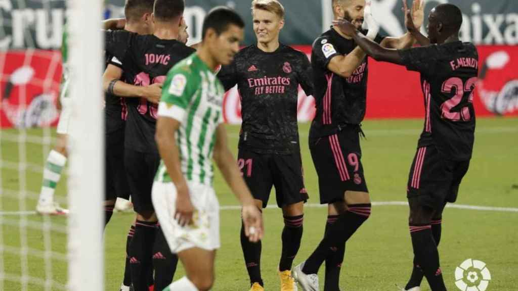 Odegaard celebrando un gol del Real Madrid contra el Real Betis / EFE