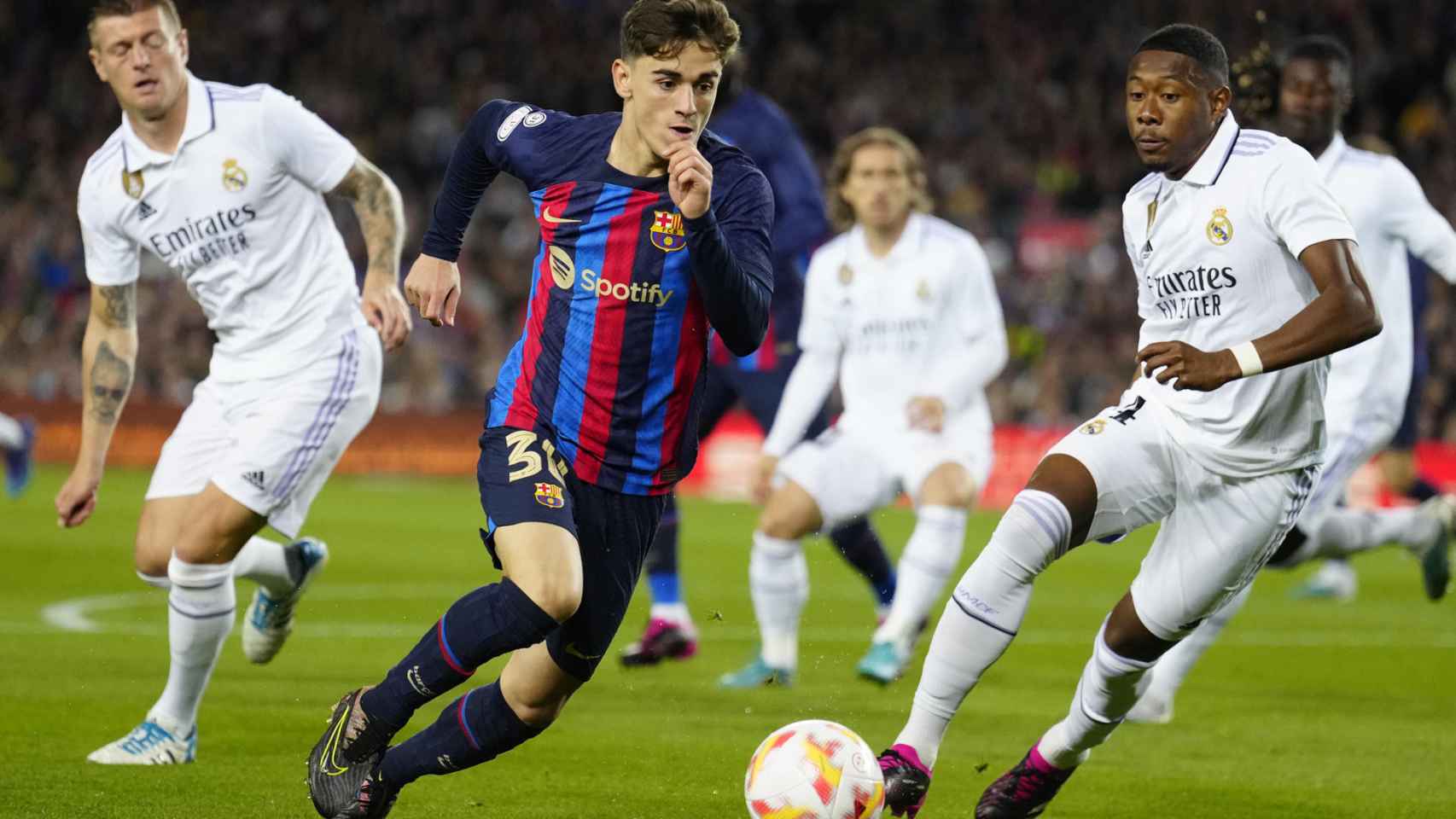 Gavi, protagonista de todas las polémicas del clásico de Copa en el Camp Nou / EFE