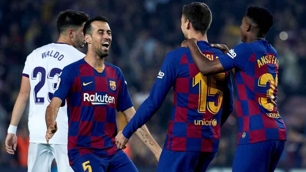 Busquets, Lenglet y Ansu Fati celebran el gol del francés / EFE