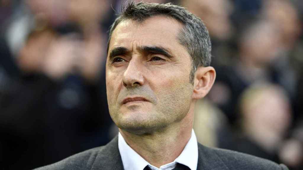 Una foto de Ernesto Valverde, entrenador del Barça, en Anfield / EFE