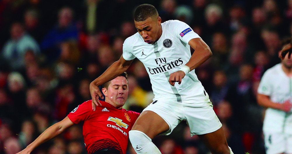 Kylian Mbappé en una jugada en el Manchester United y PSG / EFE