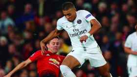 Kylian Mbappé en una jugada en el Manchester United y PSG / EFE