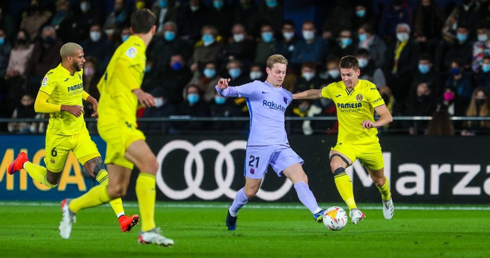 Frenkie de Jong, en una acción en el partido contra Villarreal / FCB