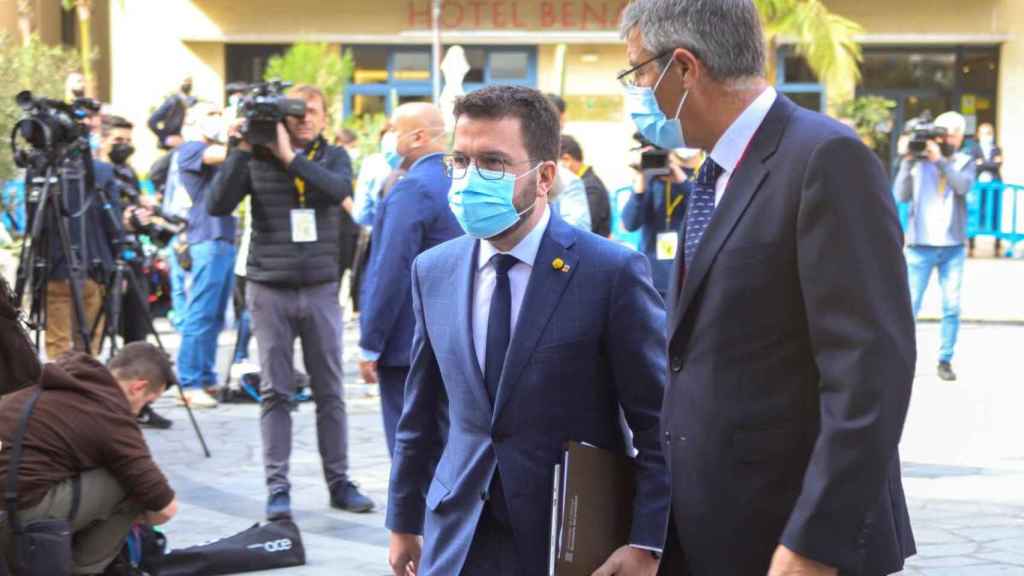 El presidente de la Generalitat de Cataluña, Pere Aragonès, llegando al Museo Benahoarita de Los Llanos de Aridane (La Palma) para asistir a la Conferencia de Presidentes / EFE - Luis G. Morera