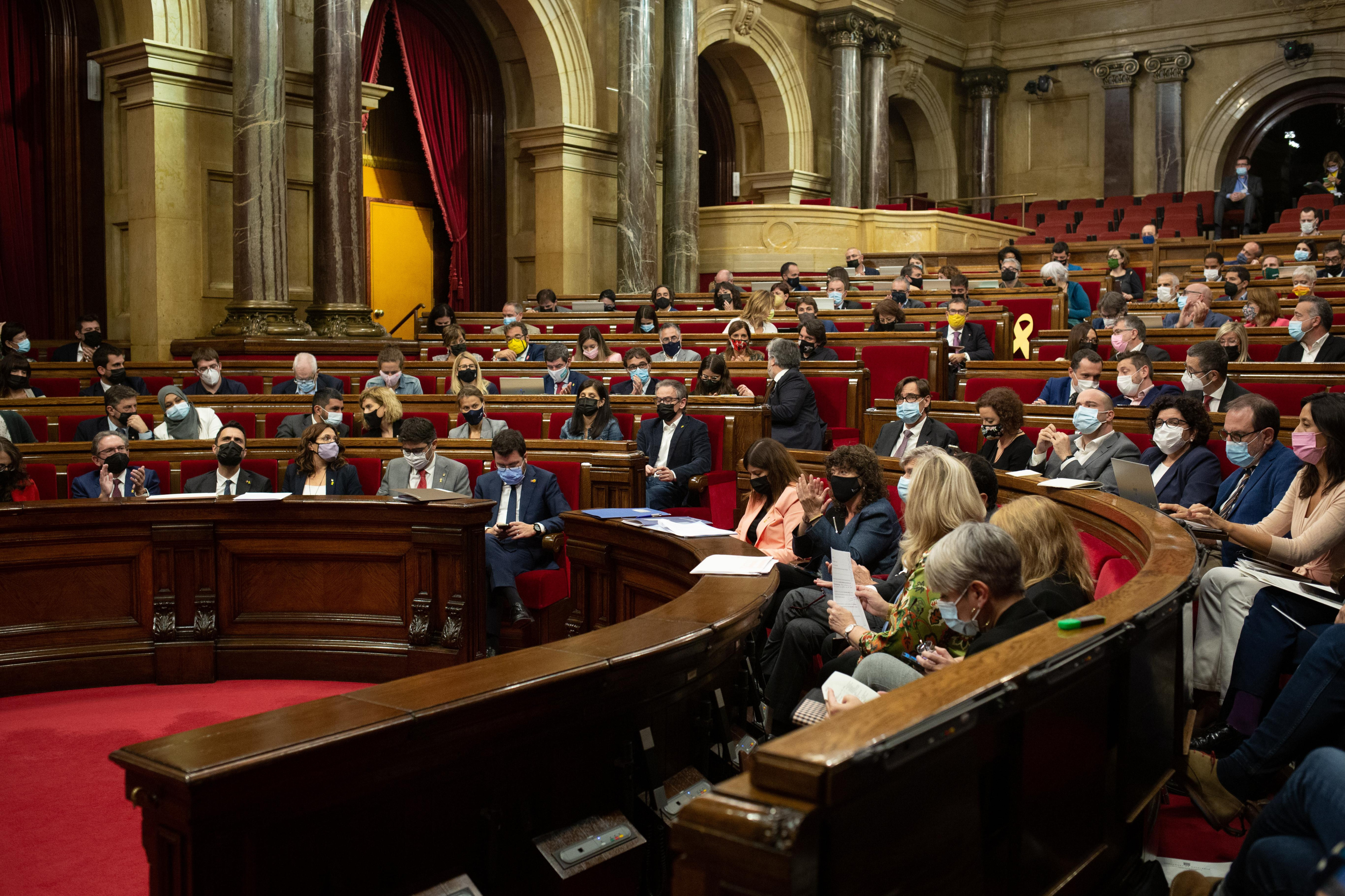 Vista general del hemiciclo del Parlament / EUROPA PRESS