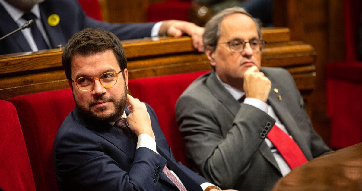 El vicepresidente de la Generalitat y dirigente de ERC, Pere Aragonès, en el Parlament junto al presidente de la Generalitat, Quim Torra (JxCat) / EUROPA PRESS