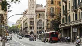 Una calle afectada por el plan de movilidad de Ada Colau / AJ. BARCELONA