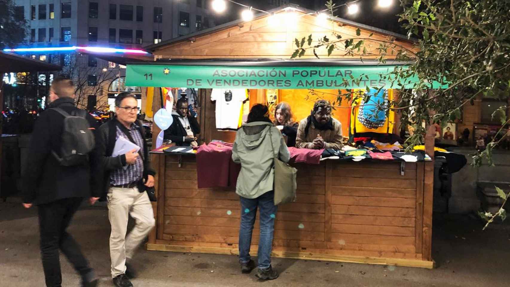 Imagen del mercadillo de navidad del centro de Barcelona, la llamada 'Feria de Consumo Responsable' organizada por el Ayuntamiento / PP