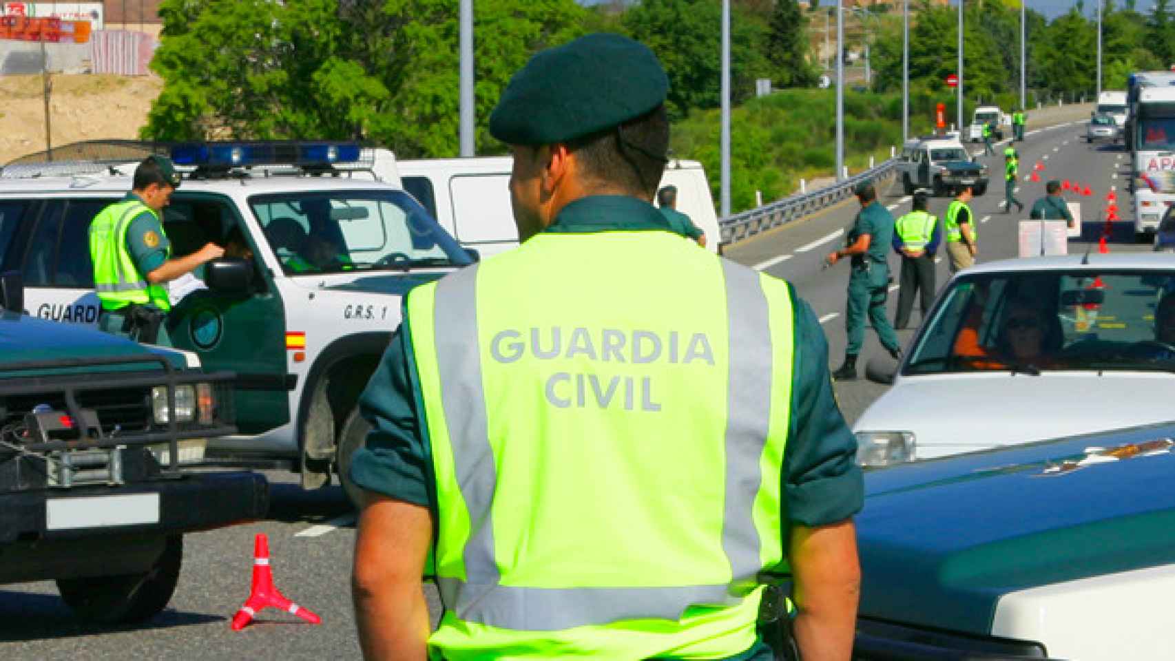 Agentes de la Guardia Civil en un control / EFE