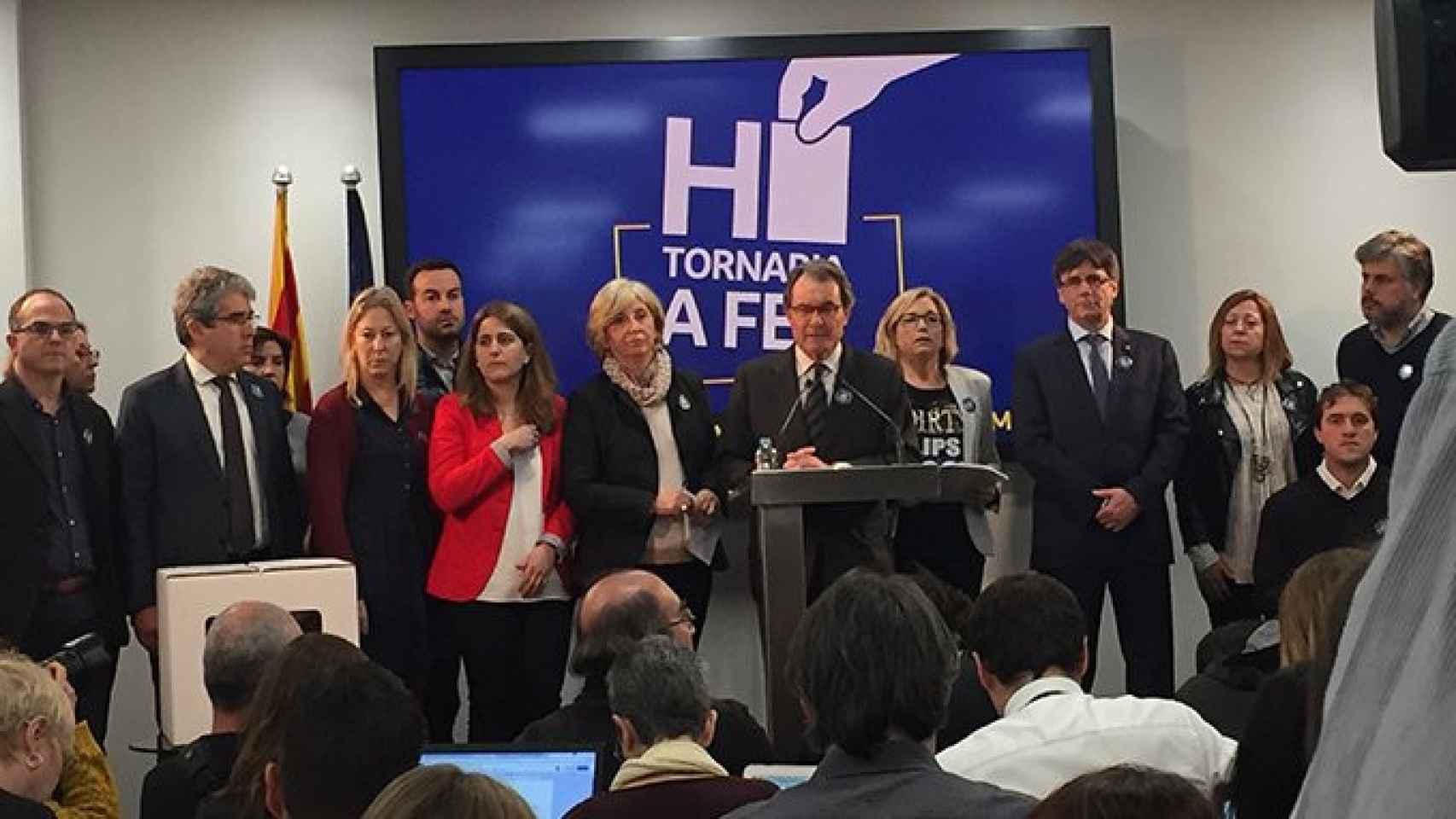 El expresidente Artur Mas, junto a Joana Ortega e Irene Rigau, tras conocer la sentencia del 9N / CG