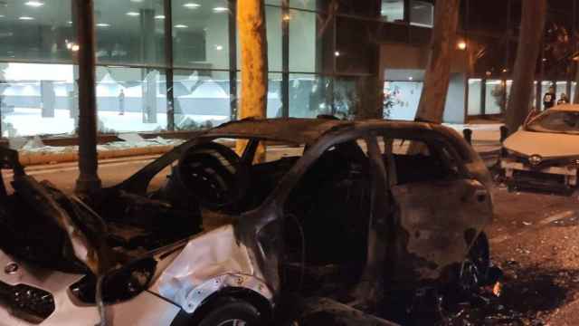 Estado en el que ha quedado un coche tras los incidentes de ayer y que ha denunciado Batlle / CSIF