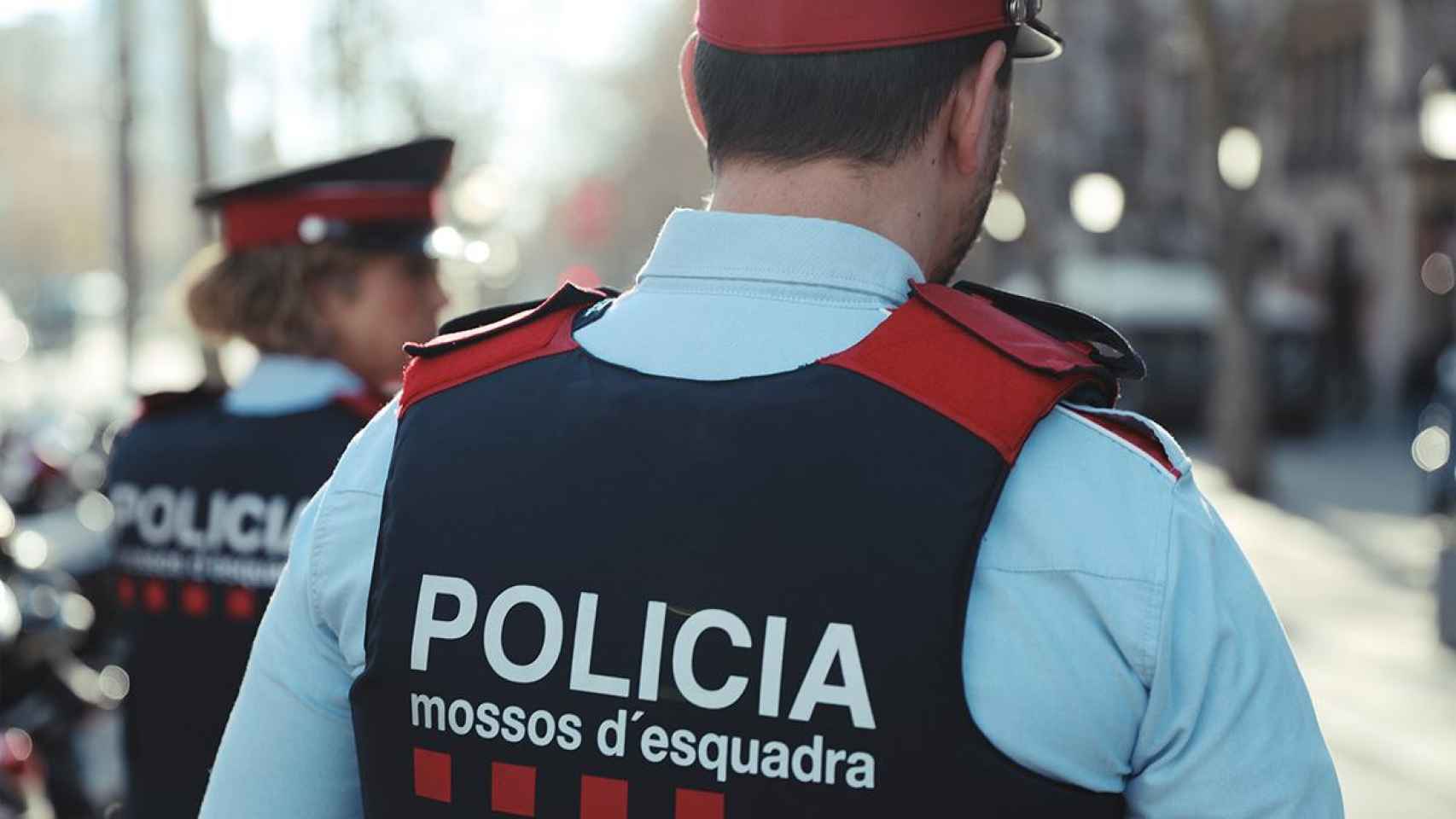 Dos agentes de los Mossos d'Esquadra / MOSSOS