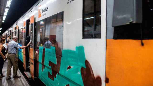 Imagen de un grafiti en un tren de Cercanías de Renfe en Barcelona / CG
