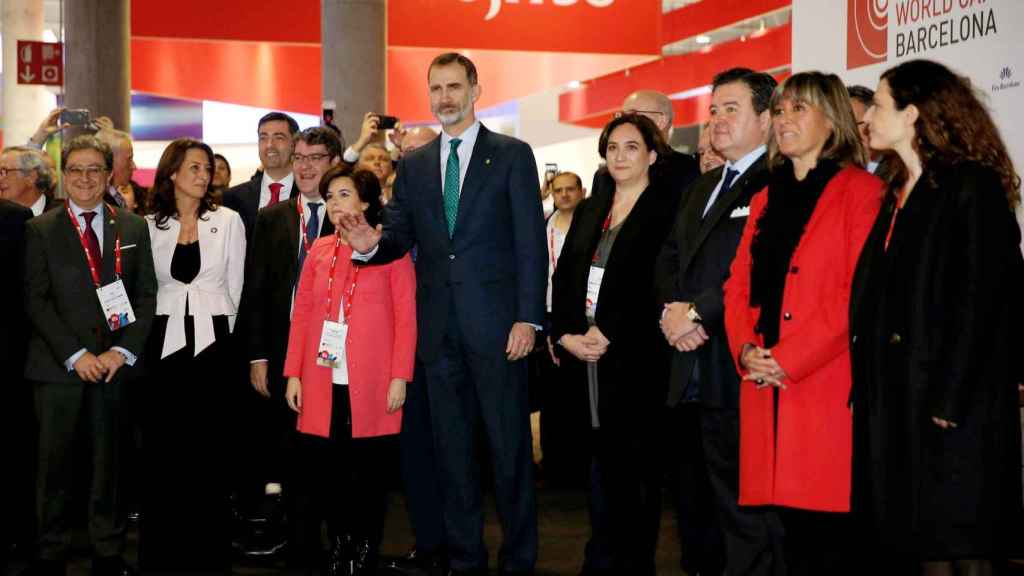 El rey Felipe VI y otras autoridades en la inauguración oficial esta mañana del MWC / EFE