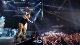 El cantante de Iron Maiden, Bruce Dickinson, durante un concierto / EP