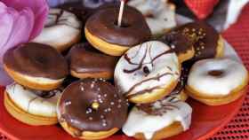 Surtido de donuts / ivabalk EN PIXABAY