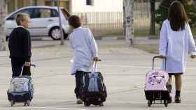 Niños hacía el colegio / EFE