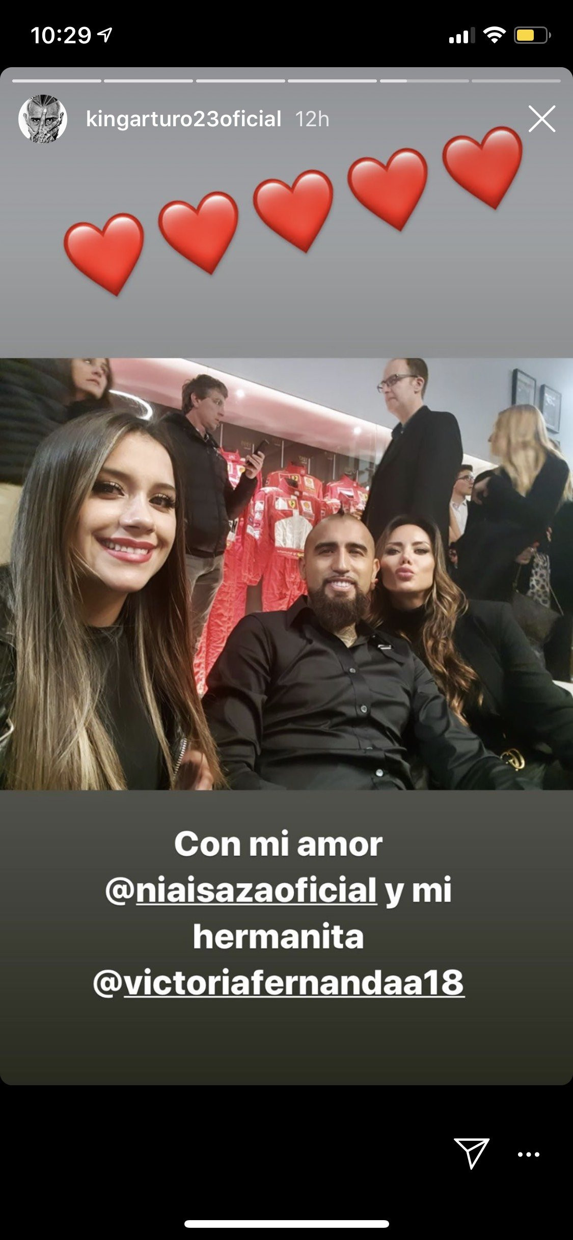 Arturo Vidal con su hermana