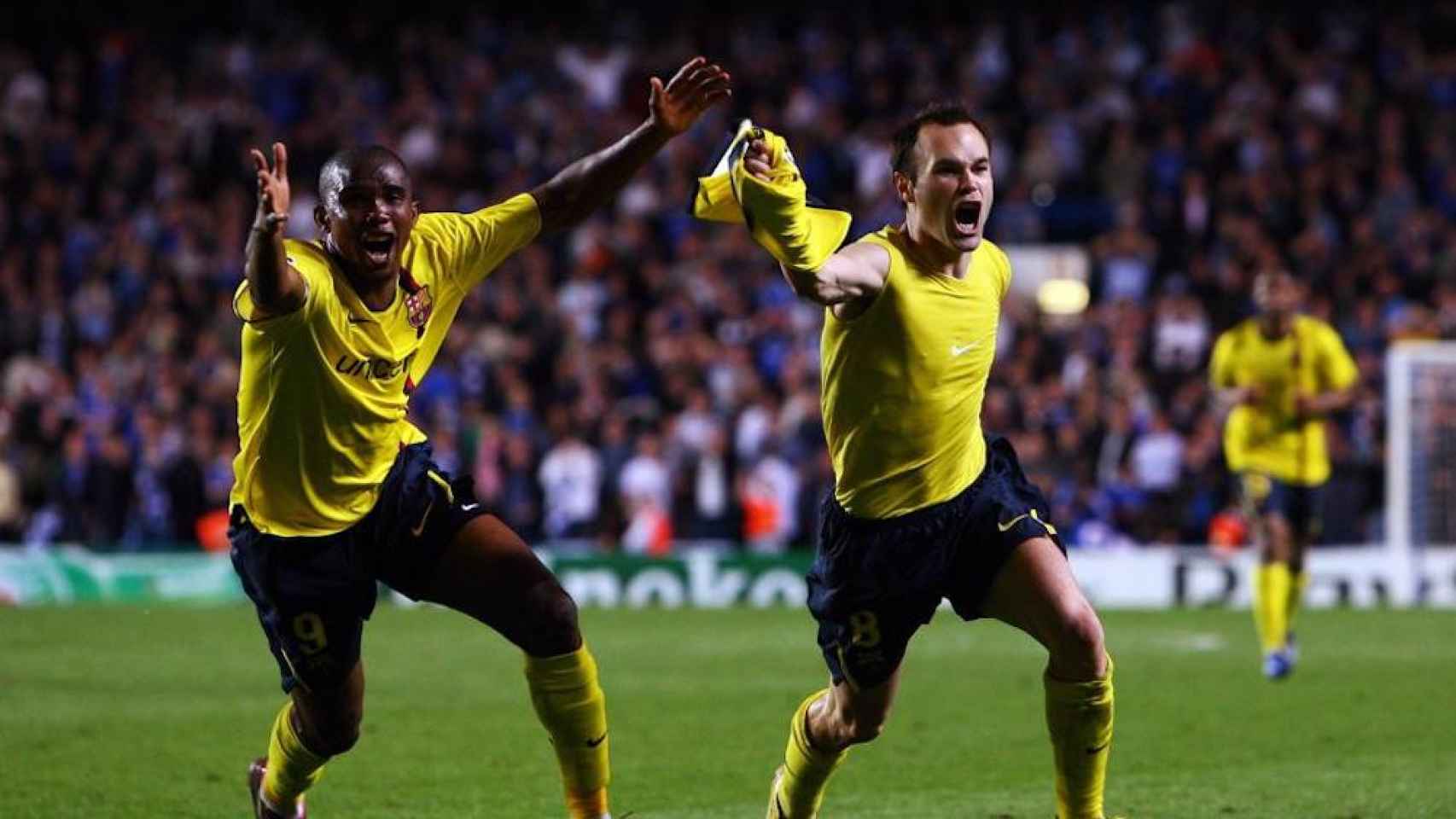 Una foto de Andrés Iniesta celebrando, el Iniestazo, su gol ante el Chelsea / Twitter