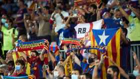 La afición del Barça en el Camp Nou contra el Bayern de Múnich / EFE