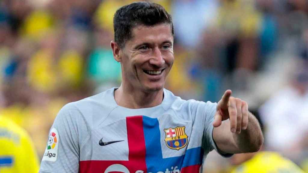 Lewandowski celebra su gol con el Barça ante el Cádiz / EFE(1)