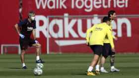 Quique Setién, en un entrenamiento del Barça | FCB