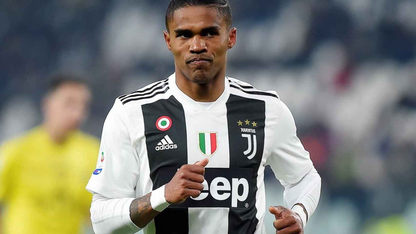 Douglas Costa, en un partido con la Juventus | EFE