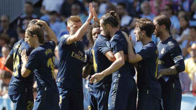 Los jugadores del Real Madrid celebran el primer gol / EFE