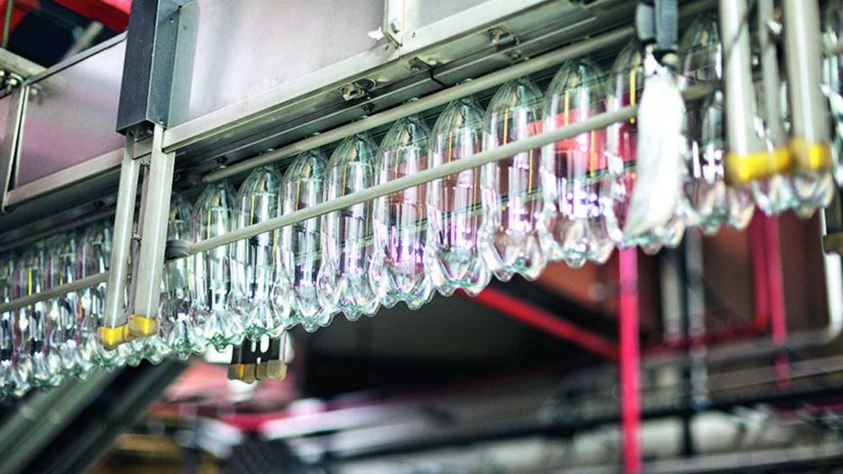 Proceso de producción de la botella de Coca-Cola