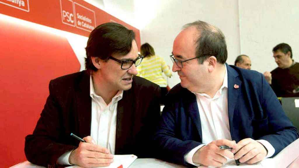 El candidato del PSC y ministro de Sanidad, Salvador Illa, junto al primer secretario del partido, Miquel Iceta / EFE