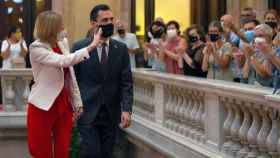 La expresidenta Carme Forcadell entrando en el Parlament junto a Roger Torrent / EFE