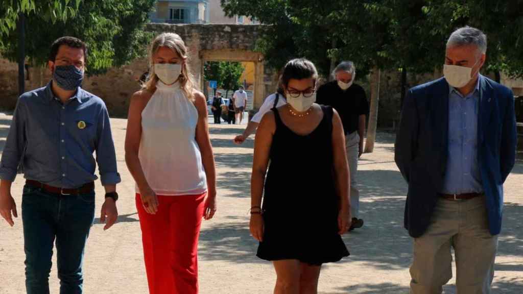 El vicepresidente catalán, Pere Aragonès (i), junto a la alcaldesa de Sant Cugat, Mireia Ingla (2i) / ERC