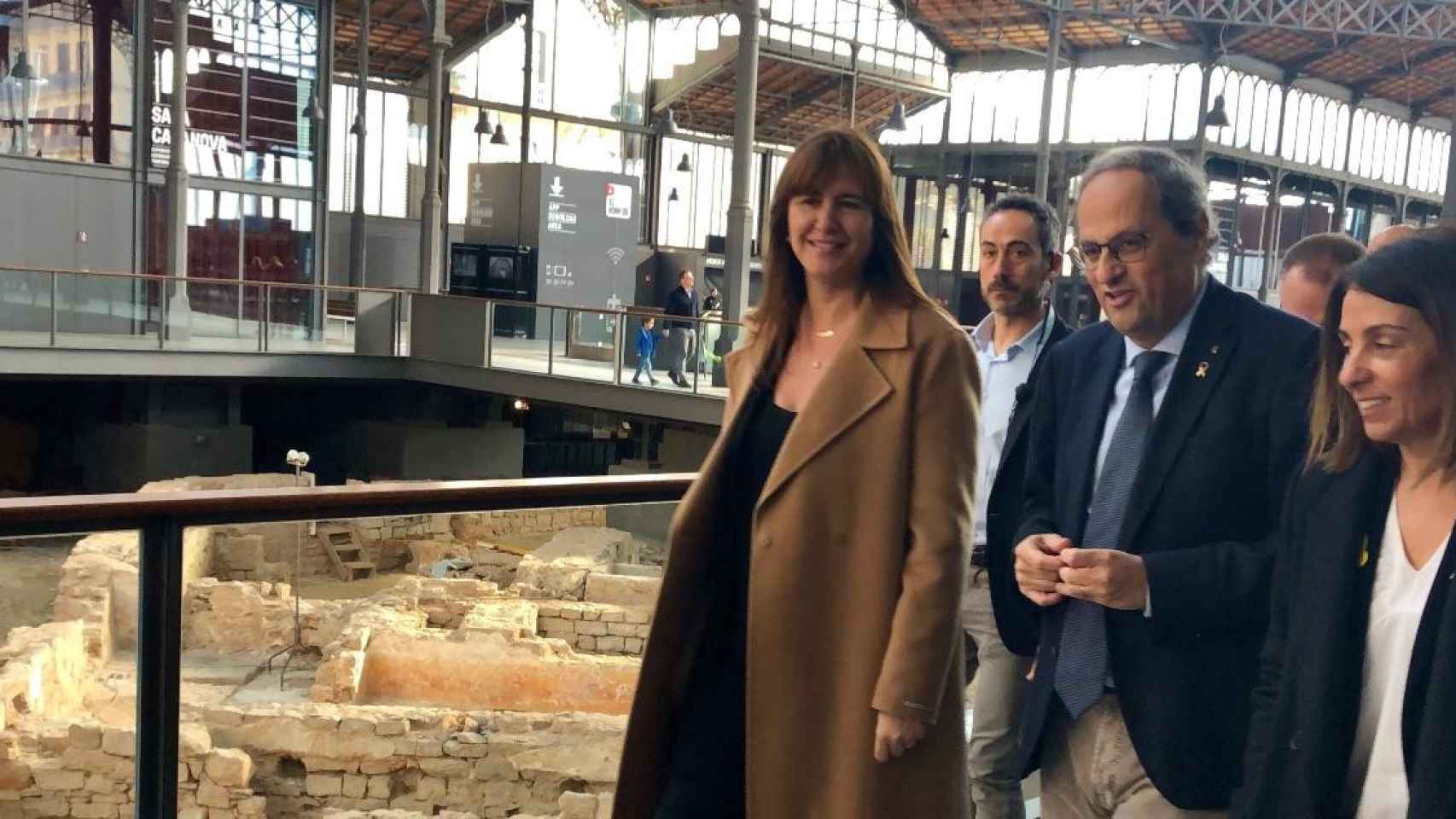 La portavoz de JxCat, Laura Borràs; el presidente del Govern, Quim Torra, y la consellera de la Presidencia, Meritxell Budó / EUROPA PRESS