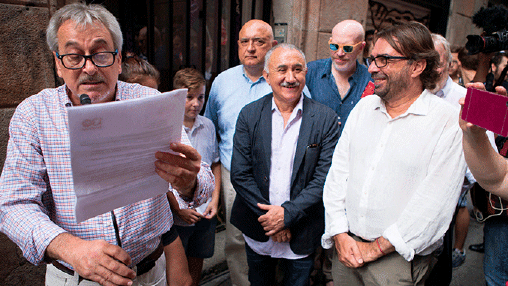 El secretario de Organización de UGT, Rafael Espartero; el secretario general del sindicato, 'Pepe' Álvarez; y el líder en Cataluña, Camil Ros, durante la celebración del 130 aniversario / EFE