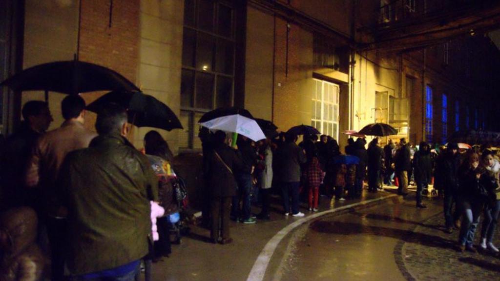 Largas colas para entregar la carta a Sus Majestades Los Reyes Magos de Oriente